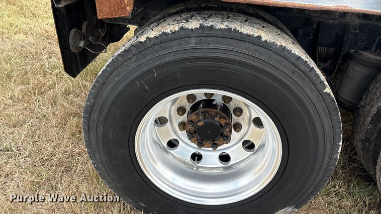 image for item EA7802 2009 International LF627 semi truck