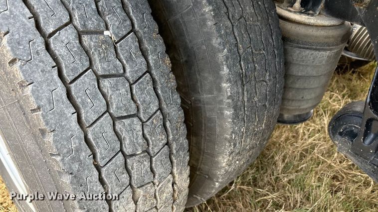 image for item EA7802 2009 International LF627 semi truck