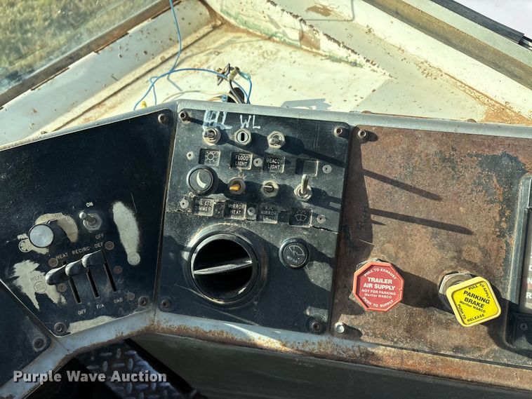 image for item EA7803 1997 Ottawa 30 yard truck