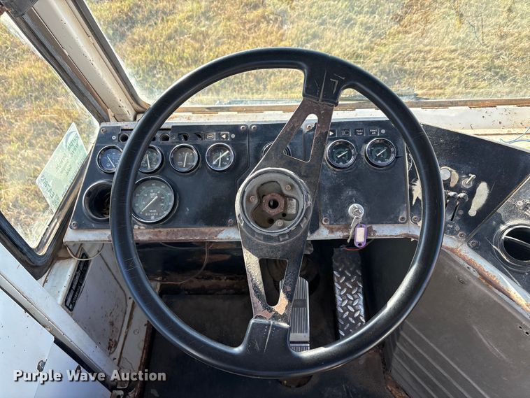 image for item EA7803 1997 Ottawa 30 yard truck