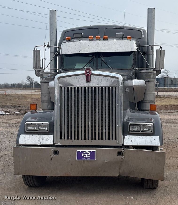image for item EA7855 2005 Kenworth W900 semi truck
