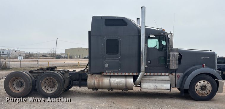 image for item EA7855 2005 Kenworth W900 semi truck