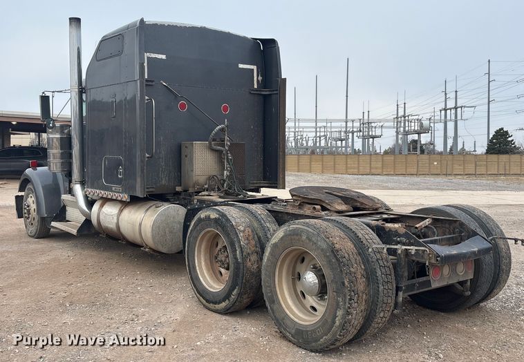 image for item EA7855 2005 Kenworth W900 semi truck