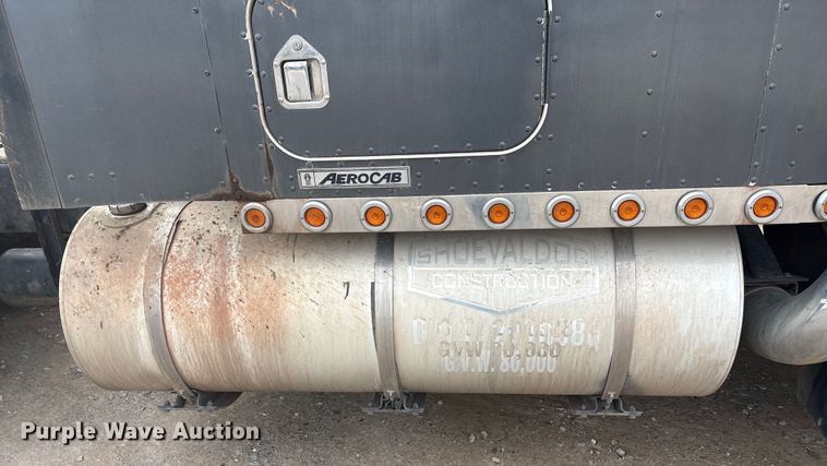 image for item EA7855 2005 Kenworth W900 semi truck