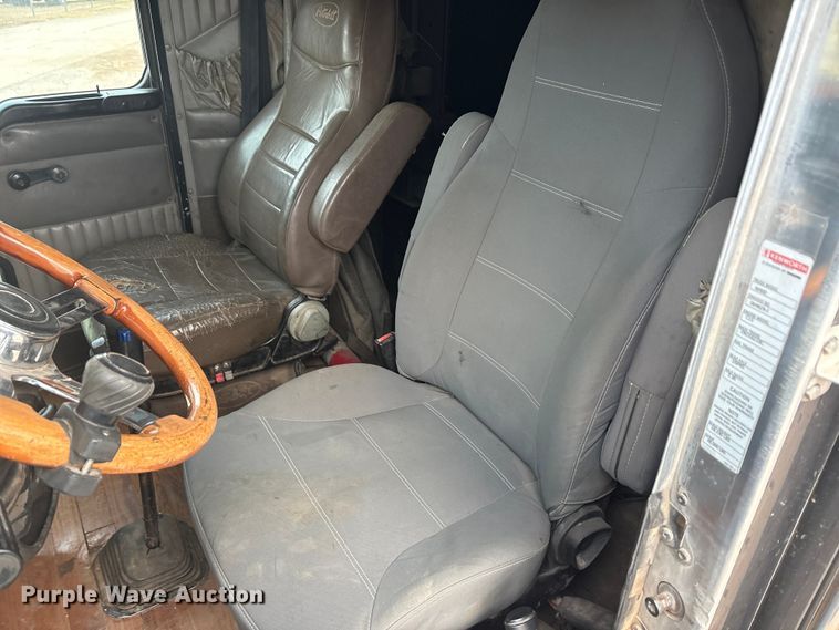 image for item EA7855 2005 Kenworth W900 semi truck