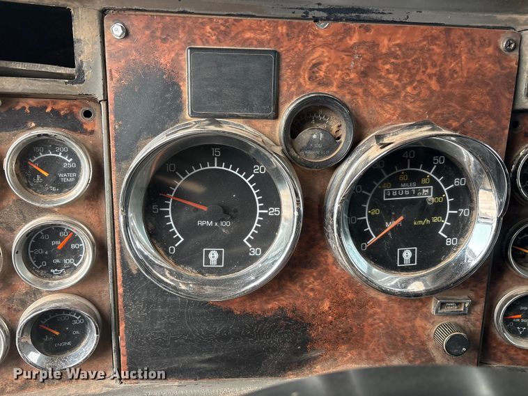 image for item EA7855 2005 Kenworth W900 semi truck