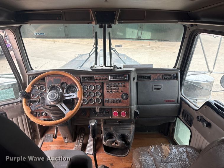 image for item EA7855 2005 Kenworth W900 semi truck