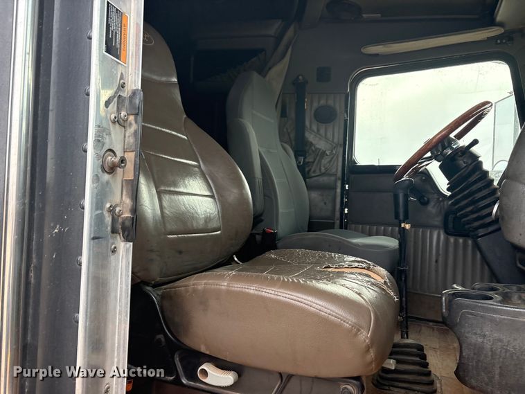 image for item EA7855 2005 Kenworth W900 semi truck