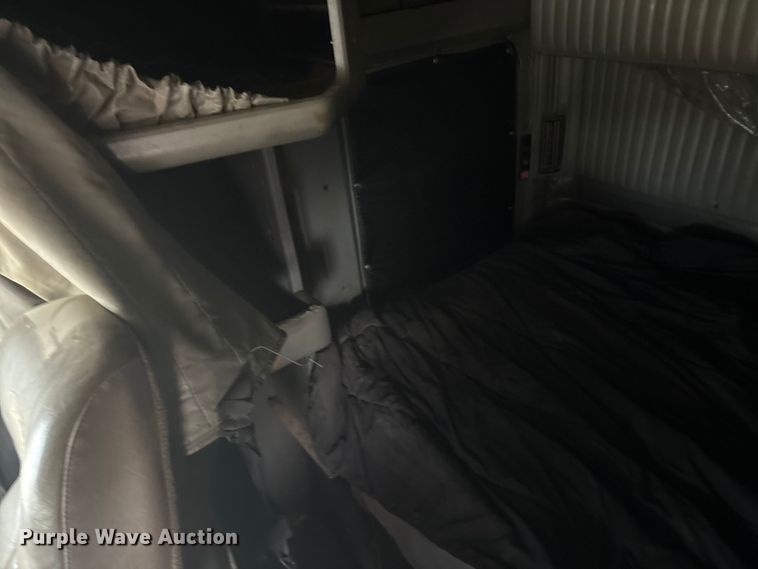 image for item EA7855 2005 Kenworth W900 semi truck