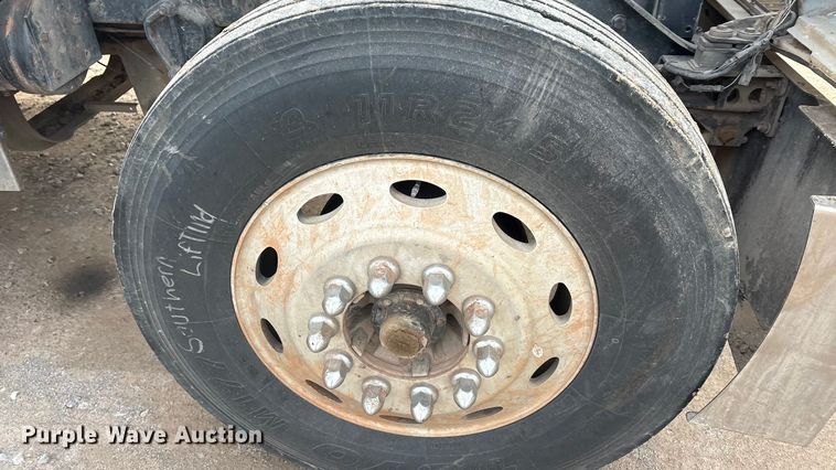 image for item EA7855 2005 Kenworth W900 semi truck