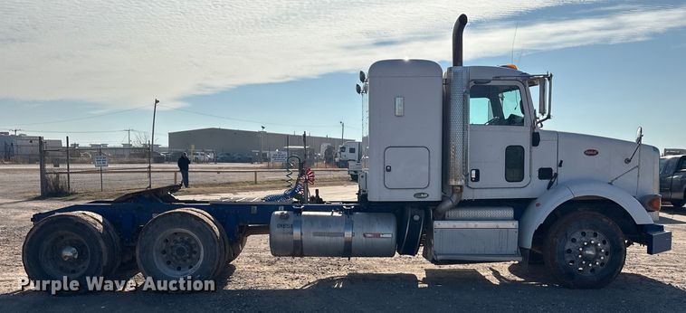 image for item EA7860 2011 Peterbilt 365 semi truck
