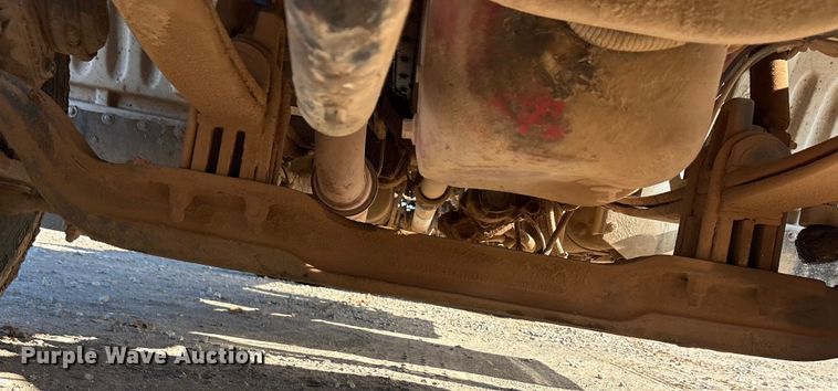 image for item EA7860 2011 Peterbilt 365 semi truck