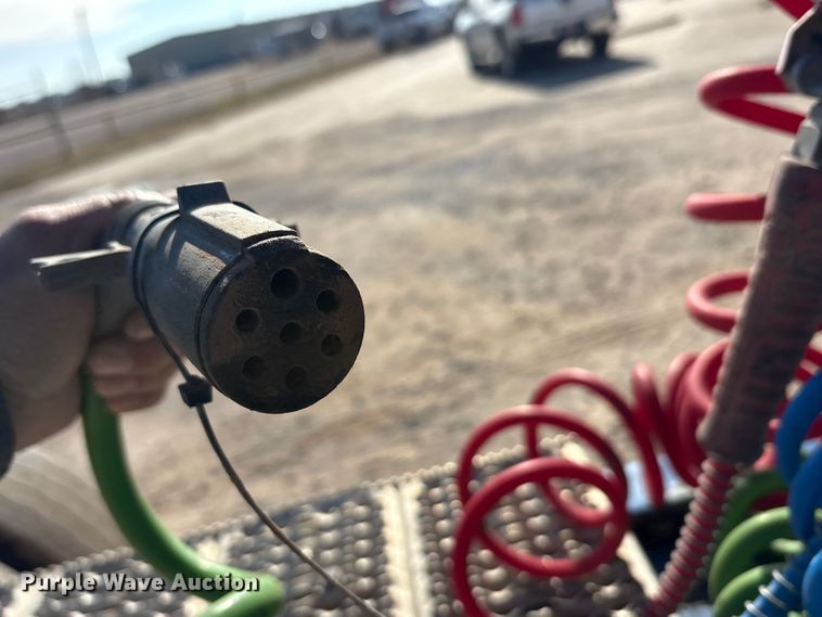 image for item EA7860 2011 Peterbilt 365 semi truck