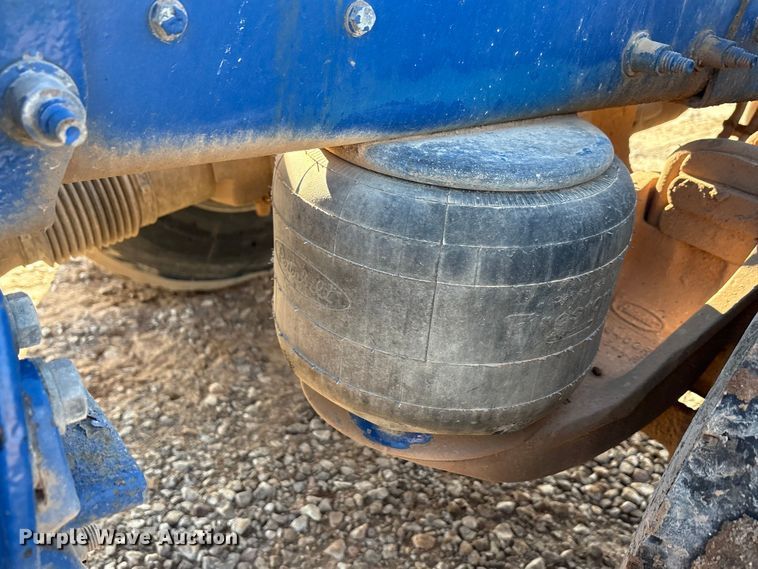 image for item EA7860 2011 Peterbilt 365 semi truck