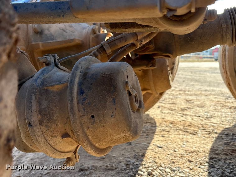 image for item EA7860 2011 Peterbilt 365 semi truck