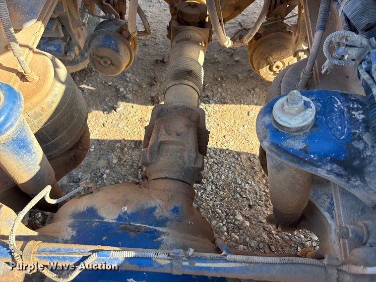 image for item EA7860 2011 Peterbilt 365 semi truck