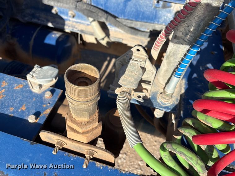 image for item EA7860 2011 Peterbilt 365 semi truck