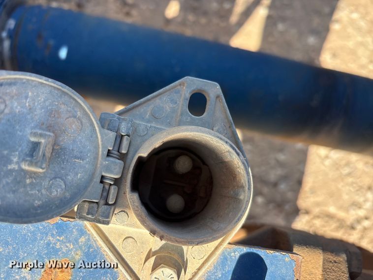 image for item EA7860 2011 Peterbilt 365 semi truck