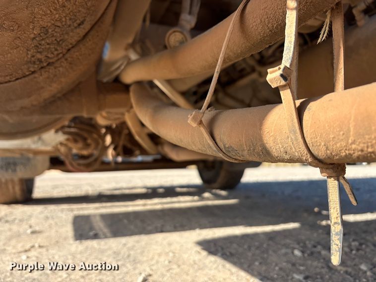 image for item EA7860 2011 Peterbilt 365 semi truck