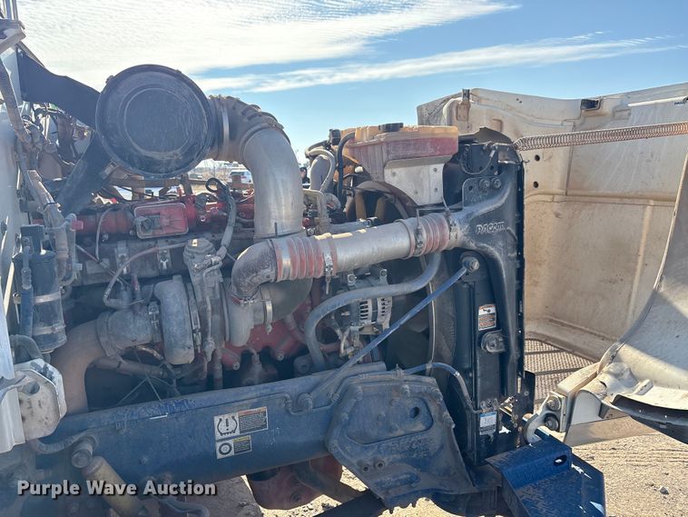 image for item EA7860 2011 Peterbilt 365 semi truck