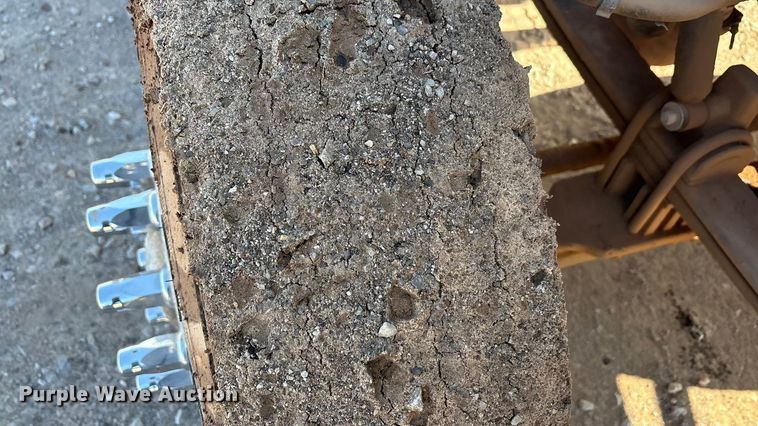 image for item EA7860 2011 Peterbilt 365 semi truck