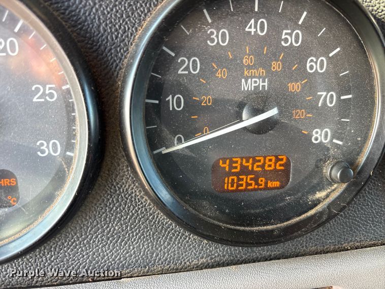 image for item EA7860 2011 Peterbilt 365 semi truck