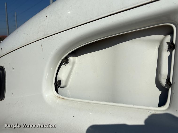 image for item EA7862 2012 Freightliner Cascadia semi truck