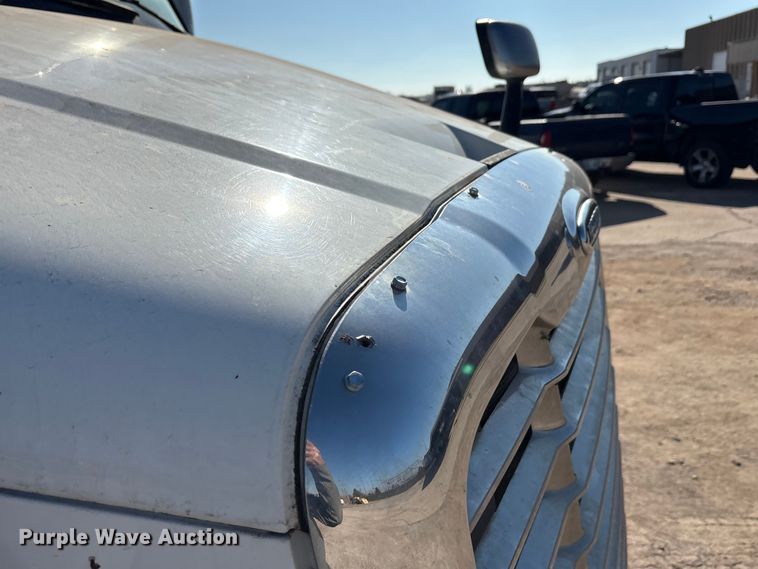 image for item EA7862 2012 Freightliner Cascadia semi truck