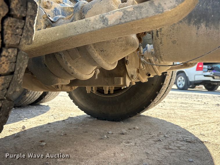 image for item EA7862 2012 Freightliner Cascadia semi truck