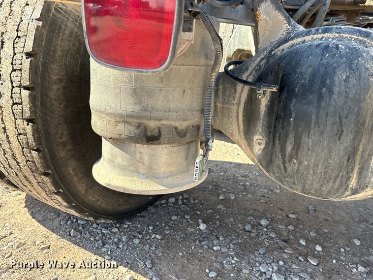 image for item EA7862 2012 Freightliner Cascadia semi truck