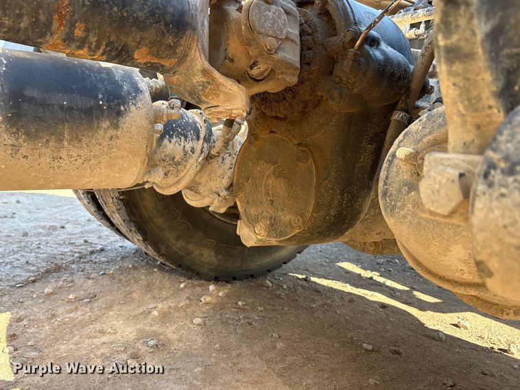 image for item EA7862 2012 Freightliner Cascadia semi truck