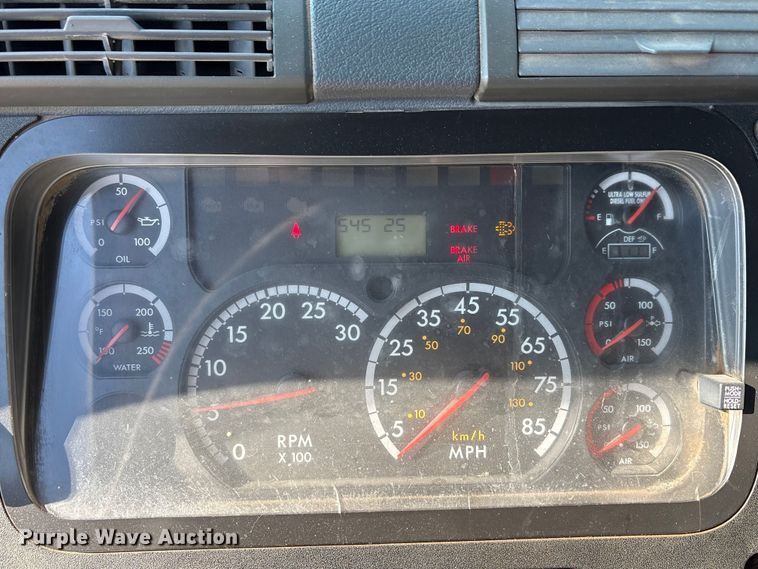 image for item EA7862 2012 Freightliner Cascadia semi truck