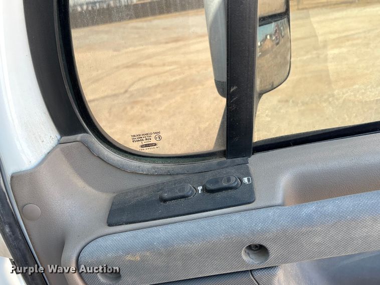 image for item EA7862 2012 Freightliner Cascadia semi truck