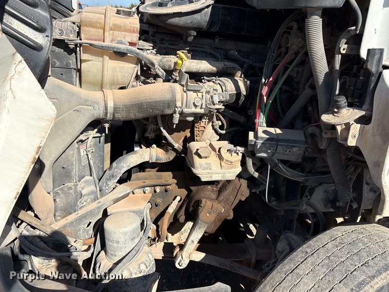 image for item EA7862 2012 Freightliner Cascadia semi truck