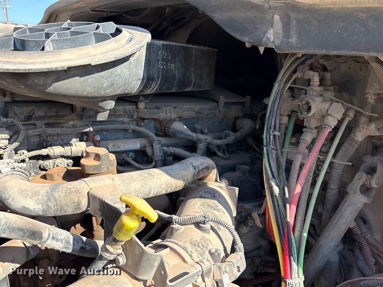 image for item EA7862 2012 Freightliner Cascadia semi truck