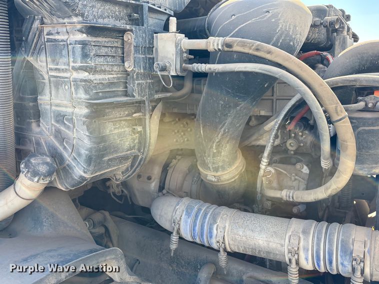 image for item EA7862 2012 Freightliner Cascadia semi truck