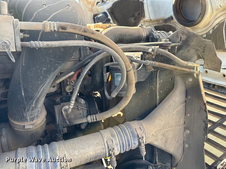 image for item EA7862 2012 Freightliner Cascadia semi truck