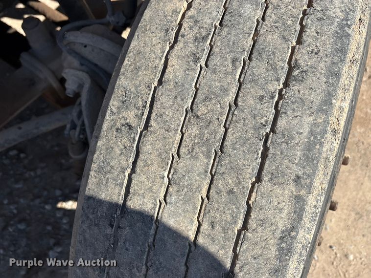 image for item EA7862 2012 Freightliner Cascadia semi truck