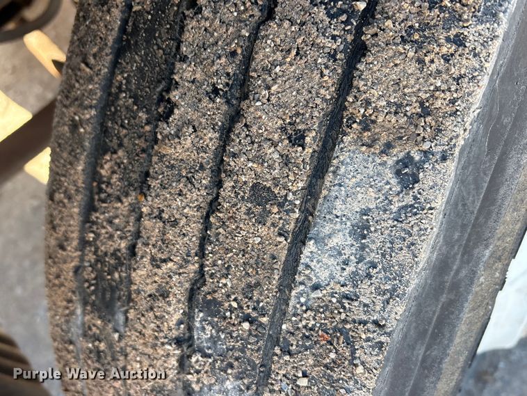 image for item EA7862 2012 Freightliner Cascadia semi truck