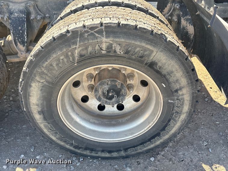 image for item EA7862 2012 Freightliner Cascadia semi truck