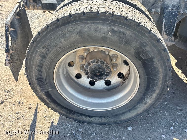 image for item EA7862 2012 Freightliner Cascadia semi truck