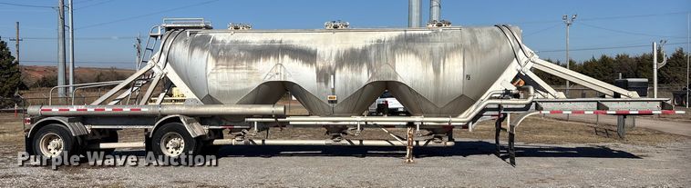 image for item EA7863 2015 Heil Trailer International pneumatic dry bulk trailer