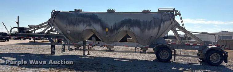 image for item EA7863 2015 Heil Trailer International pneumatic dry bulk trailer