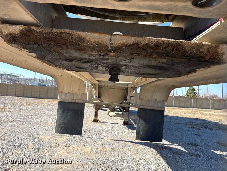 image for item EA7863 2015 Heil Trailer International pneumatic dry bulk trailer