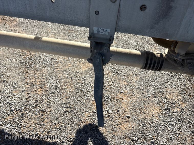 image for item EA7863 2015 Heil Trailer International pneumatic dry bulk trailer