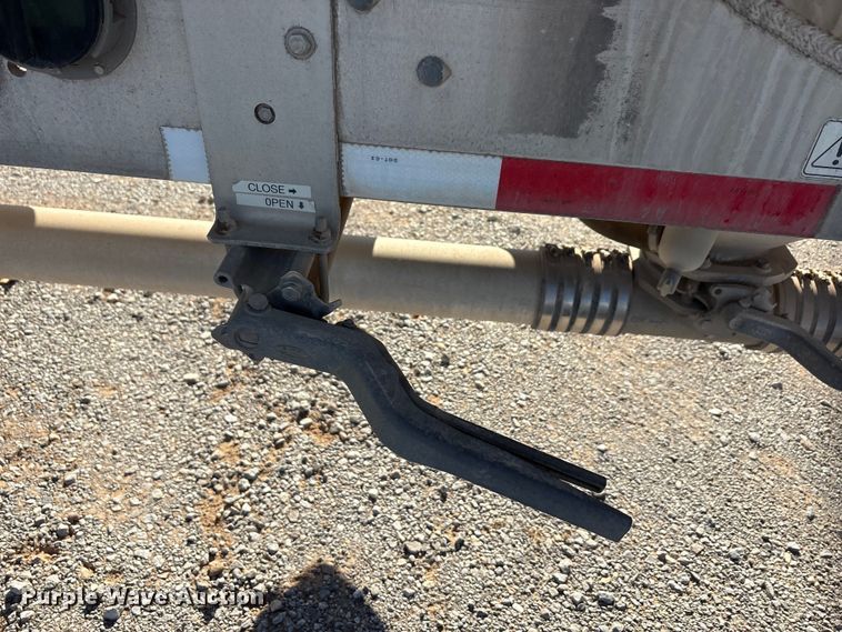 image for item EA7863 2015 Heil Trailer International pneumatic dry bulk trailer