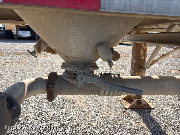 image for item EA7863 2015 Heil Trailer International pneumatic dry bulk trailer