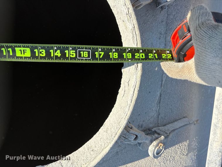 image for item EA7863 2015 Heil Trailer International pneumatic dry bulk trailer