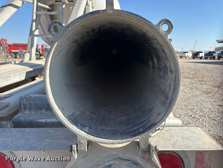 image for item EA7863 2015 Heil Trailer International pneumatic dry bulk trailer