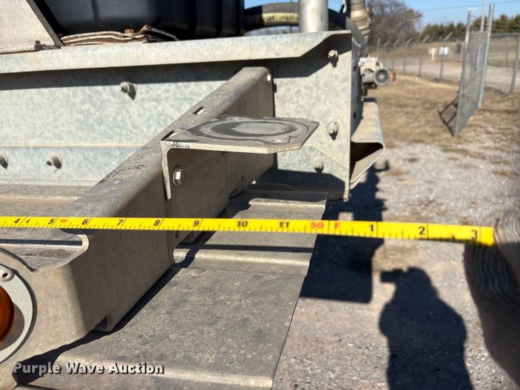 image for item EA7863 2015 Heil Trailer International pneumatic dry bulk trailer